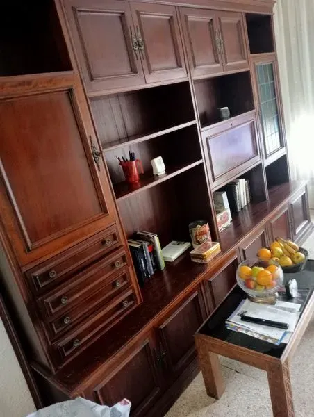 Mueble de salón de madera, mesa y mueble recibidor