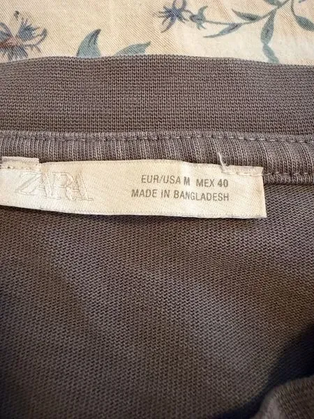 Camiseta Zara gris talla M