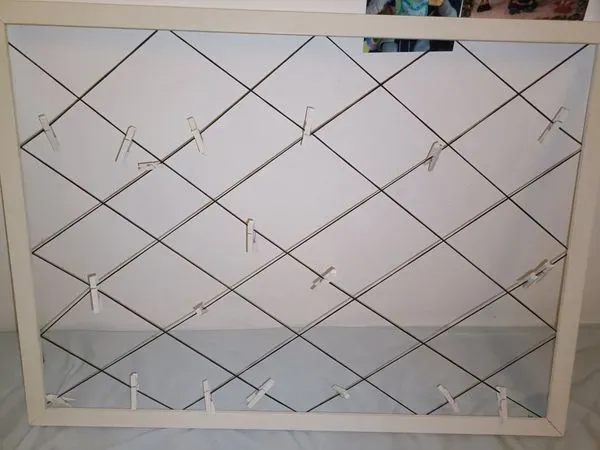 Tablero decorativo con pinzas