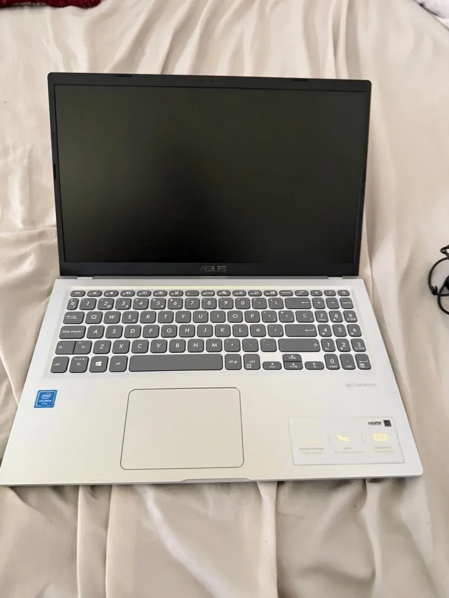 Portátil Intel blanco (foto 3)