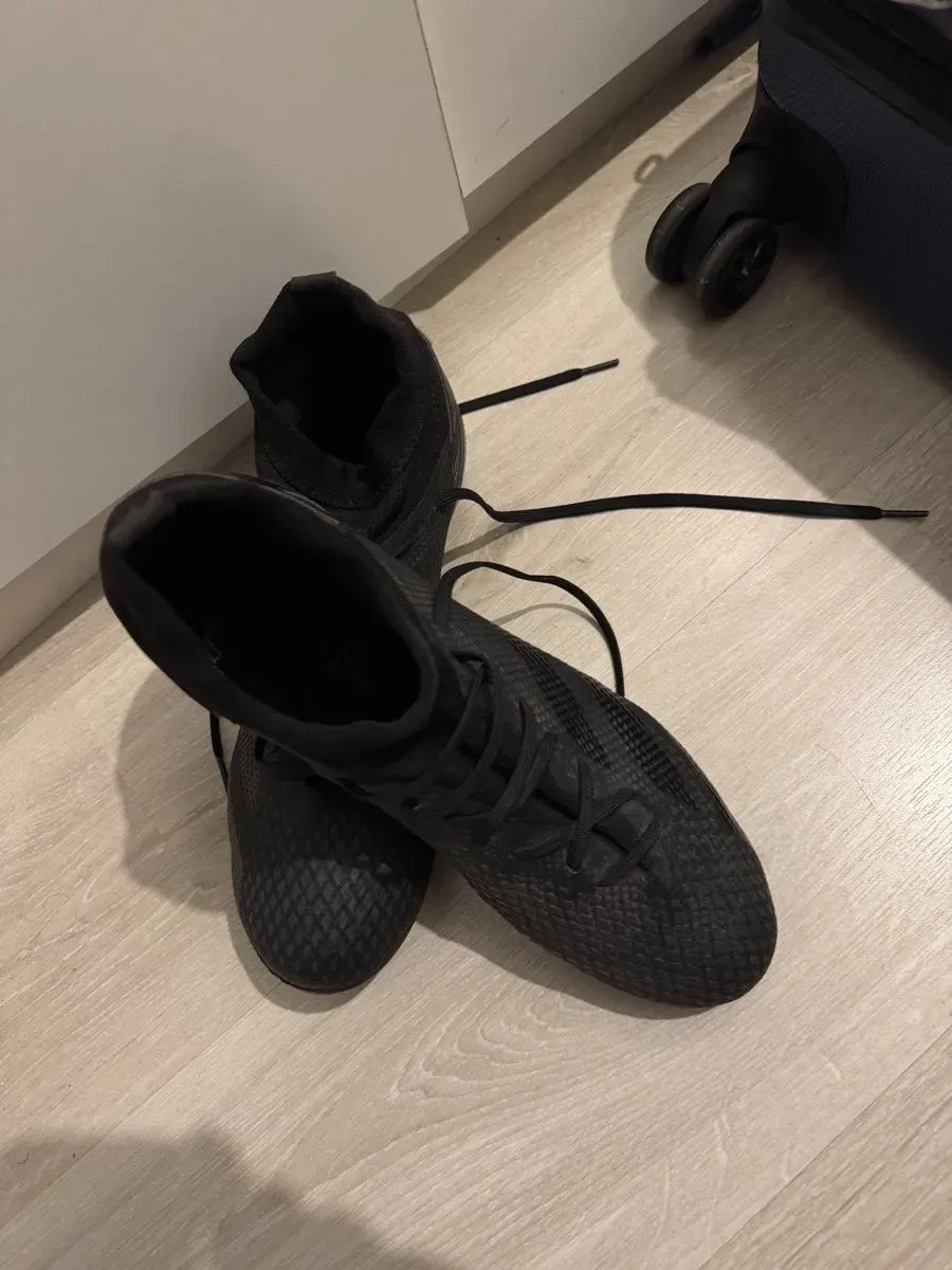 Botas de fútbol negras (foto 2)