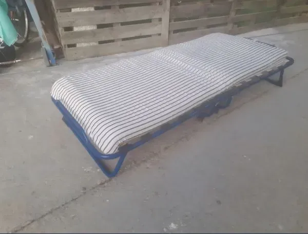 Cama plegable individual con colchón