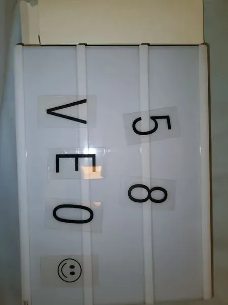 Números y letras adhesivos