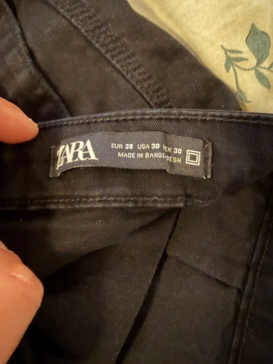 Pantalón cargo negro (foto 3)