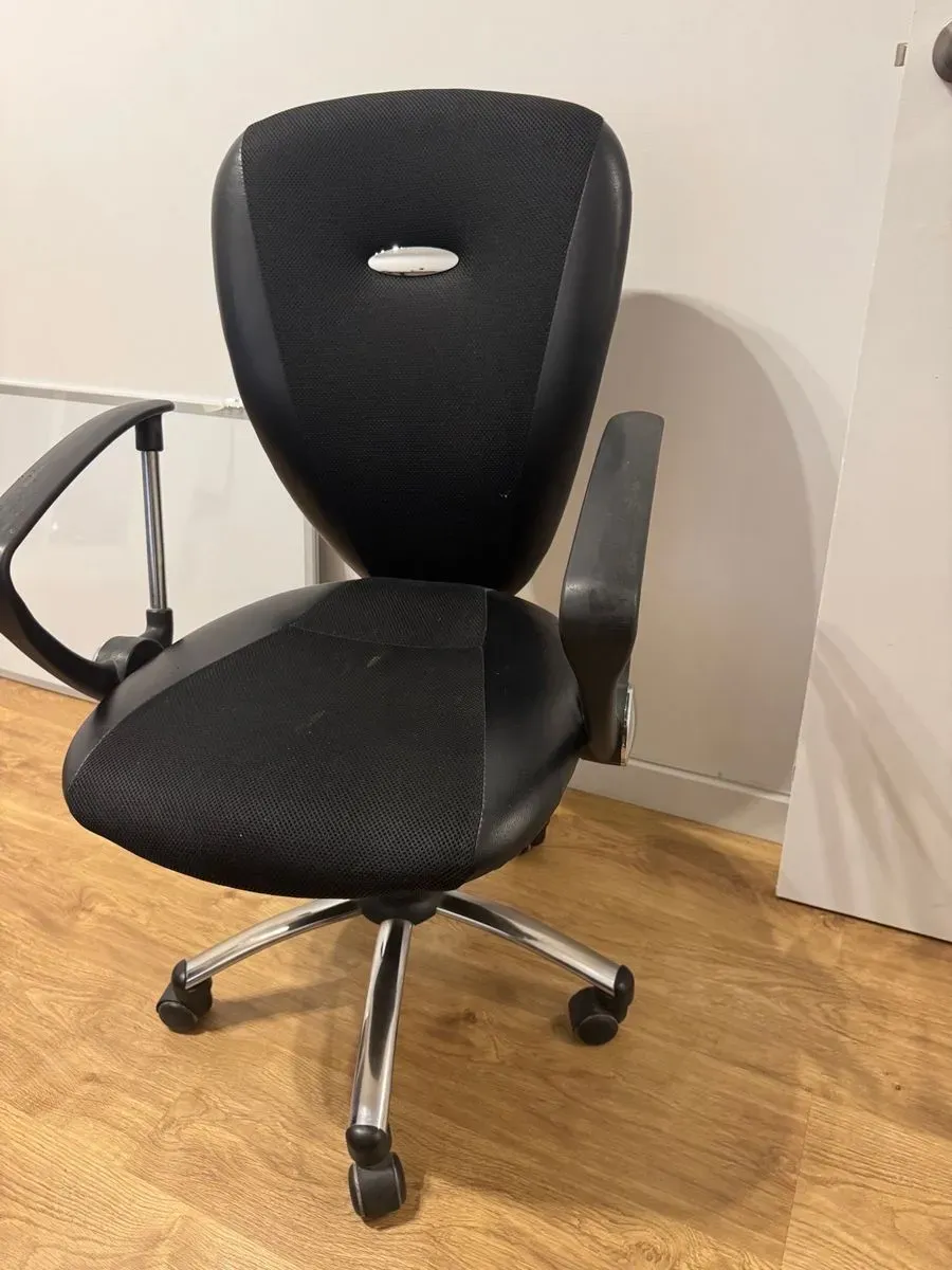 Silla oficina con ruedas (foto 2)