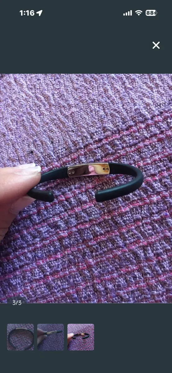 Pulsera rígida de goma negra (foto 3)