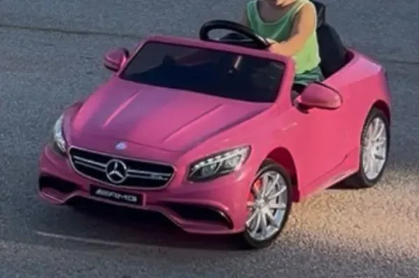 Coche a bateria infantil rosa