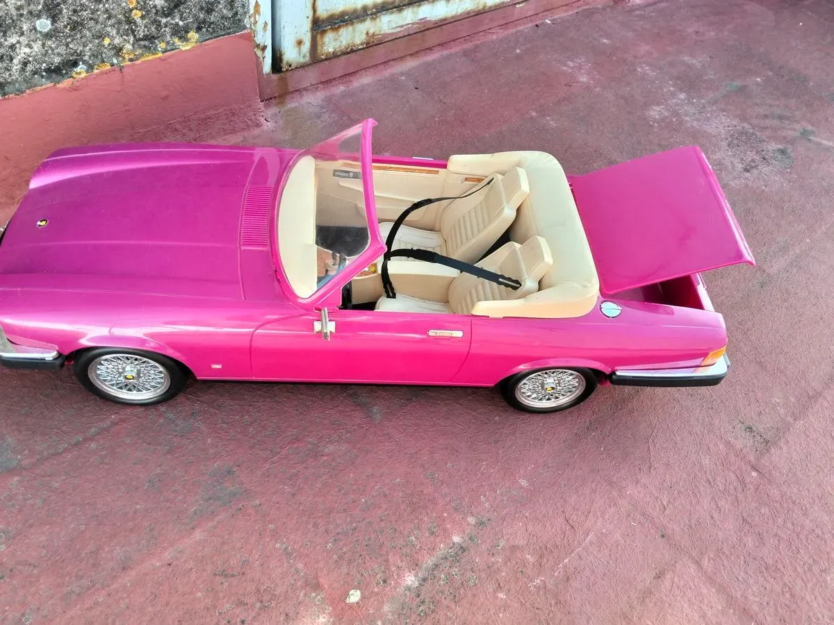 Coche Barbie Jaguar XJS (foto 4)