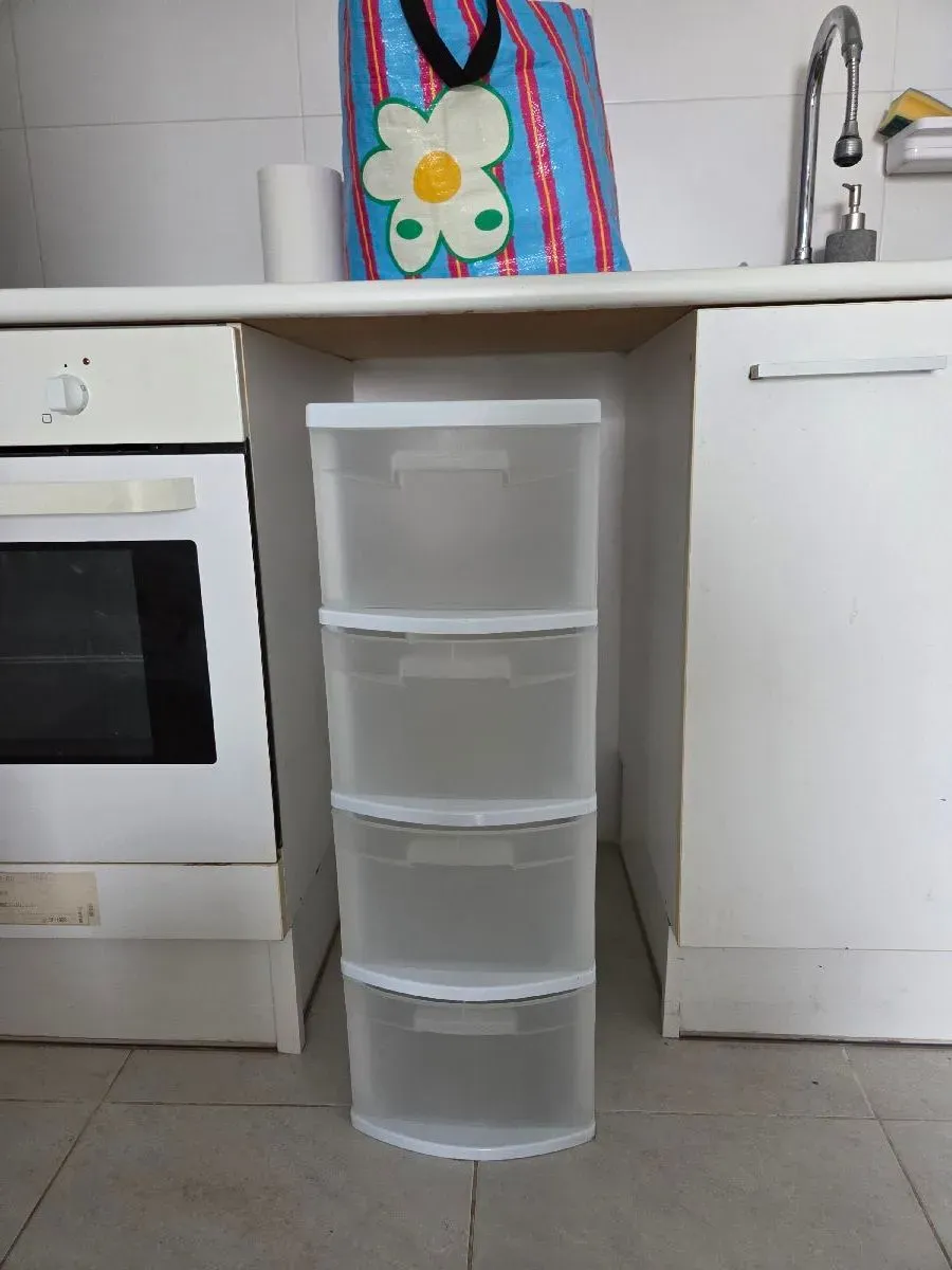 Cajonera de plástico transparente (foto 1)
